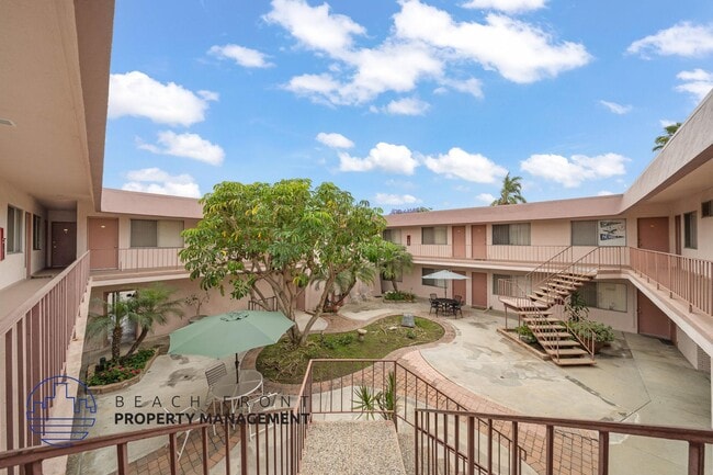 12233 Manor Dr.