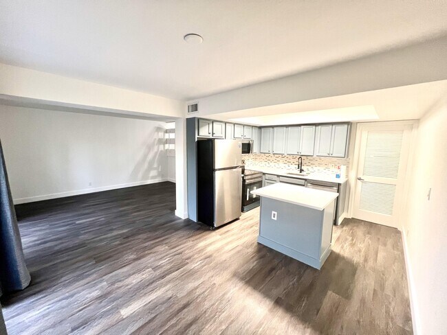 Photo - 606 SW 1st St Unit 606