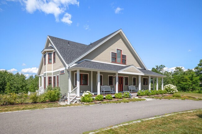 Photo - 133 Waukewan St