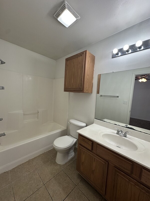 Photo - 303 N Chicago Ave