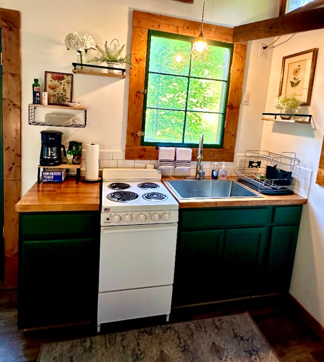 Photo - 224 E Deep Creek Rd