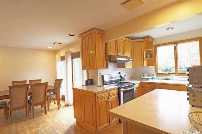 Photo - 4 Saywood Lane