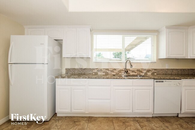 Photo - 3827 W Loma Ln