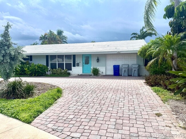 1131 NE 27th Ave