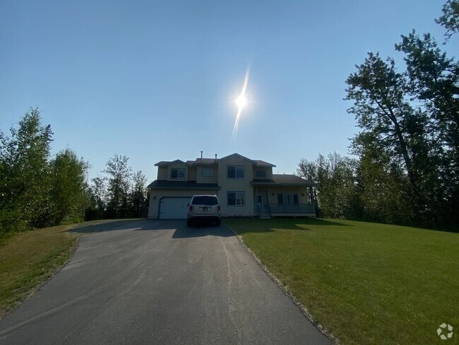 Building Photo - Immaculate 4 bedroom Single Family home in...