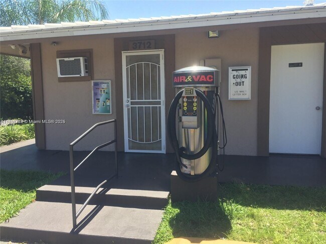 Photo - 3720 N Pine Island Rd Unit 331