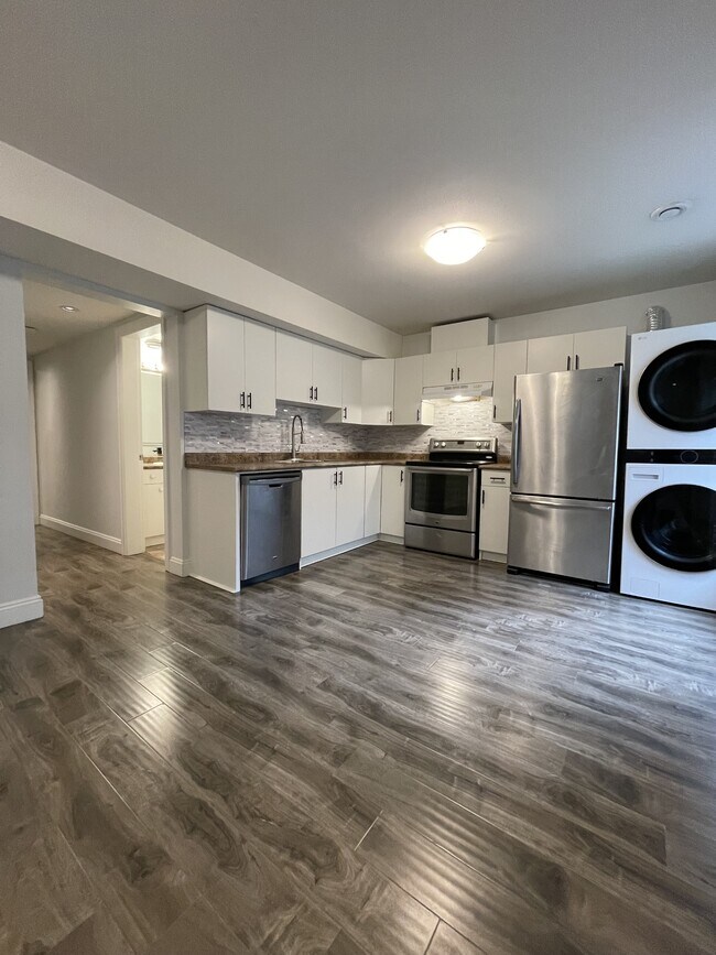 Photo - 7333-7194 194 St