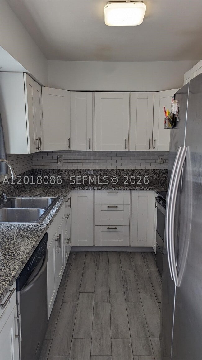Photo - 1544 Arthur St Unit 4