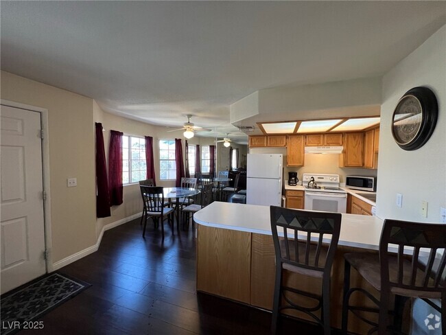 Building Photo - 8410 Eldora Ave Unit 2020 Rental