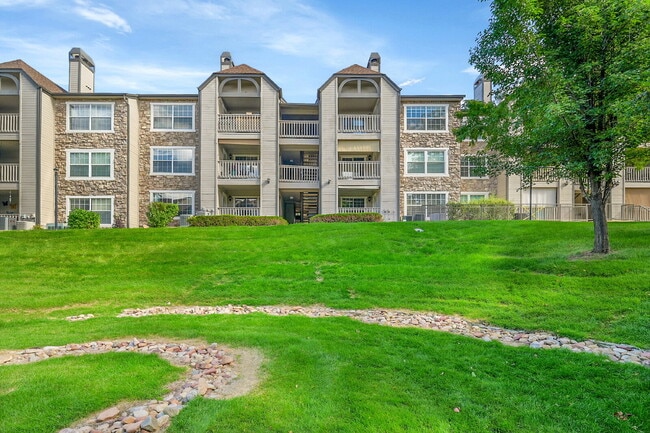Building Photo - $1,475.00 - 1 Bedroom, 1 Bathroom Condo in... Unit J