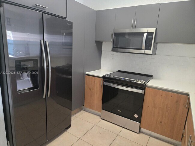 Photo - 1539 SE 27th St Unit 107