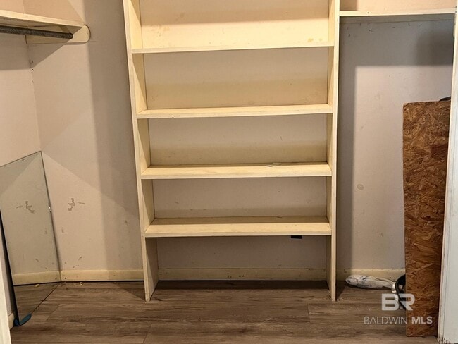 Photo - 709 E 6th St