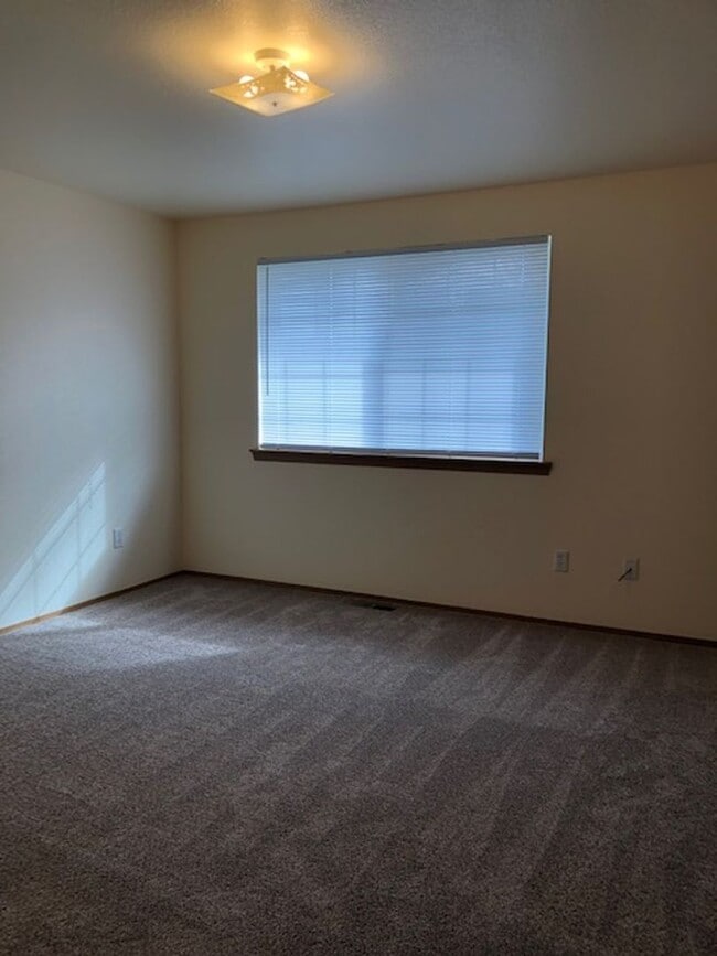 Photo - 15308-15310 Berry Valley Rd SE