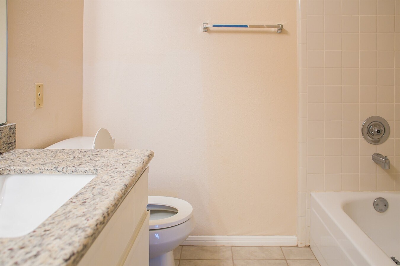 Photo - 3098 Holly Hall St Unit 3098