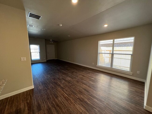 Photo - 2119 Kokomo Ave Unidad Willowbend - 2119 Kokomo Ave  A