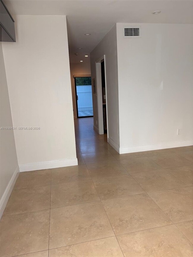 Photo - 5555 Ludlam Rd