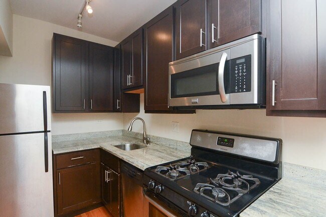 Photo - 4619 N Paulina St Unidad 204