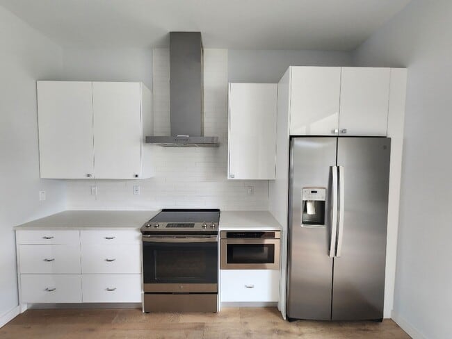 Photo - 532 W Plaza Pl