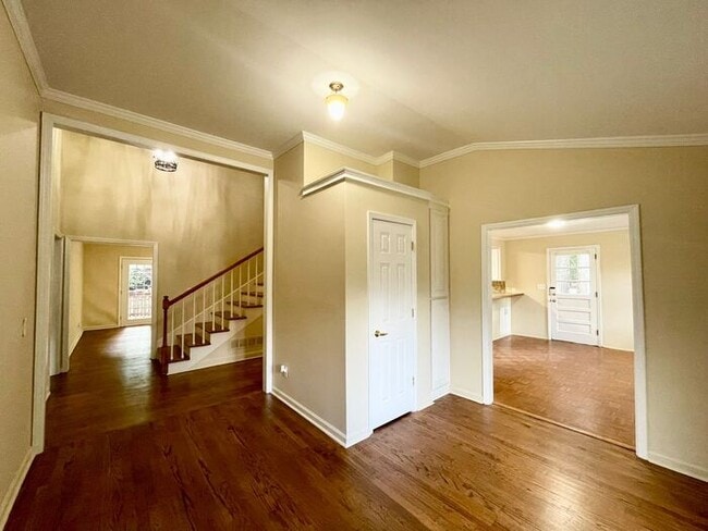 Photo - Lexington- Offering Self Guided Tour with ...