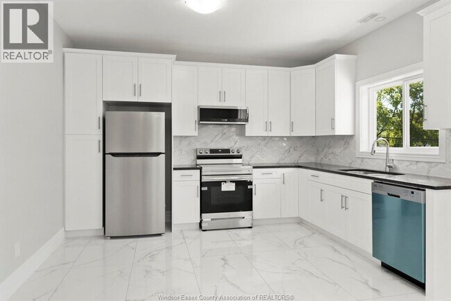 Photo - 2270 Daytona Ave