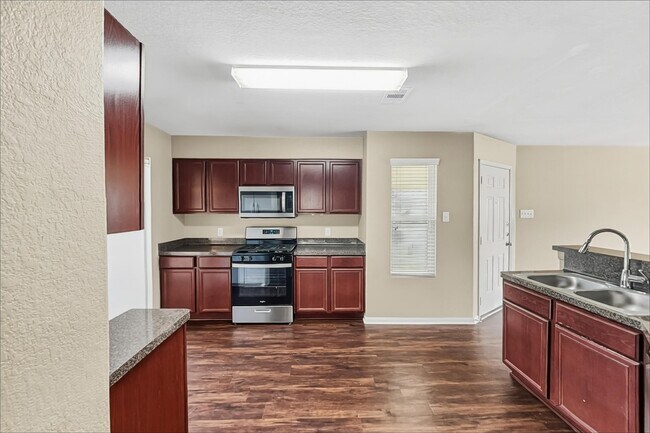 9928 Grebe Dr