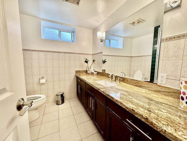 Photo - 1088 Dunlop Ave