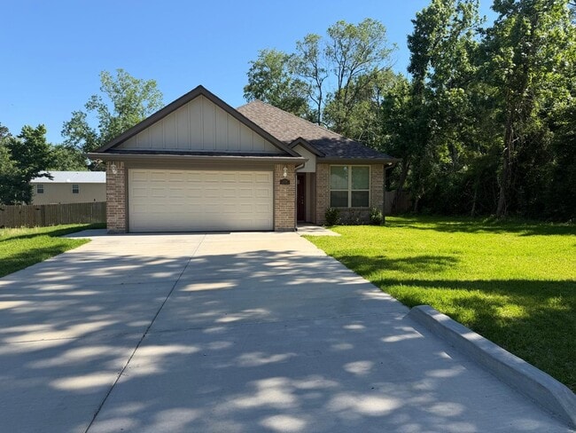 Building Photo - 11158 Lake Dr W