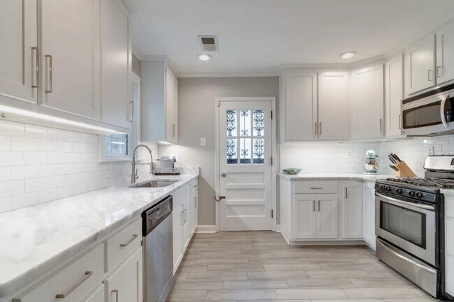 Photo - 3878 Lytle Cir