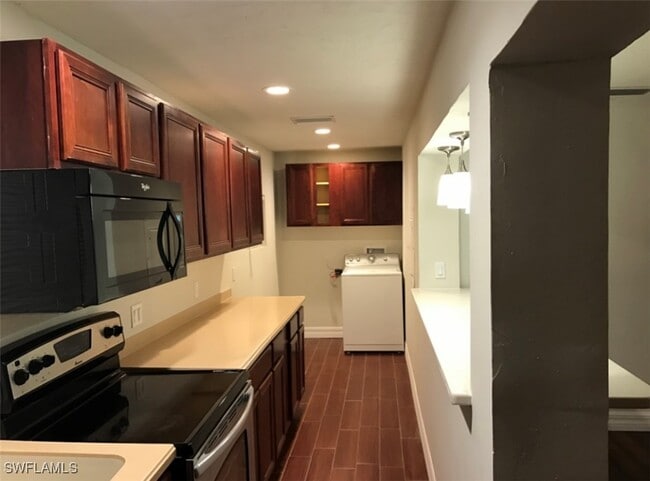 Photo - 250 10th St NE