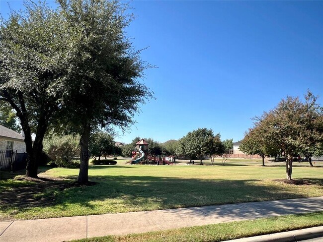 Photo - 4511 Western Lake Dr