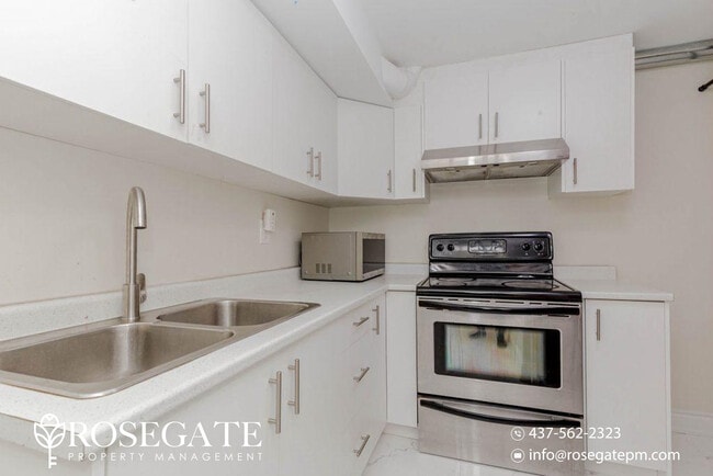 Photo - 1-Bedroom Corner Basement Apartment with Parking – Brampton Unité 2