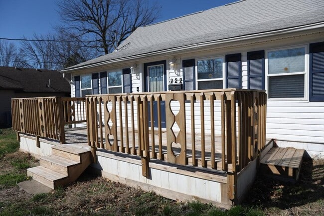 Photo - 222 Dobson St