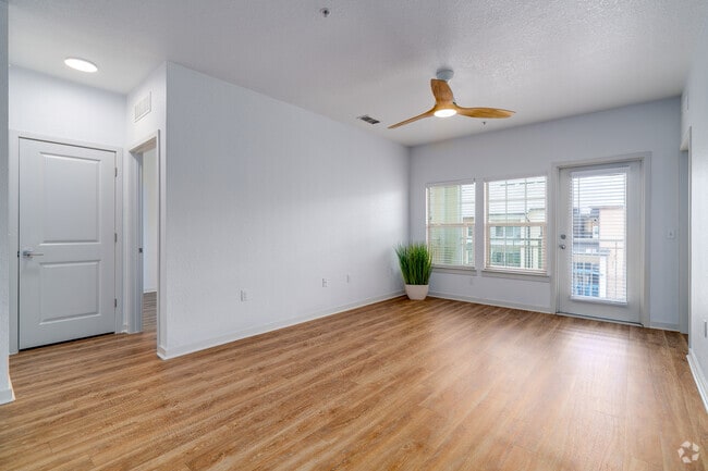 Modern Tahoe - 2BR, 2BA - 1,135SF - Living Room - ARIUM at Oviedo Park