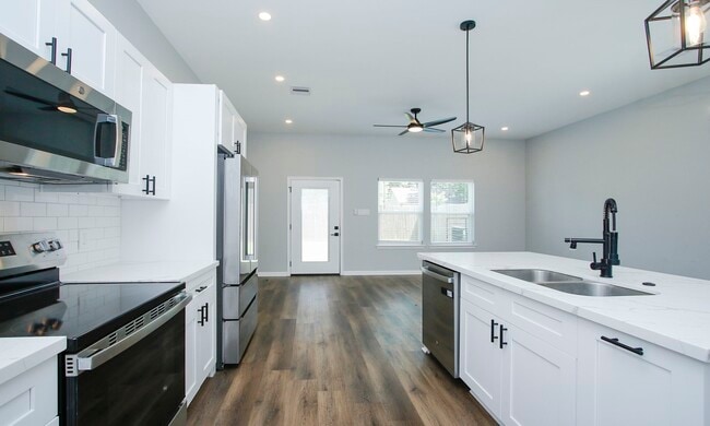 Photo - 4337 Faulkner St
