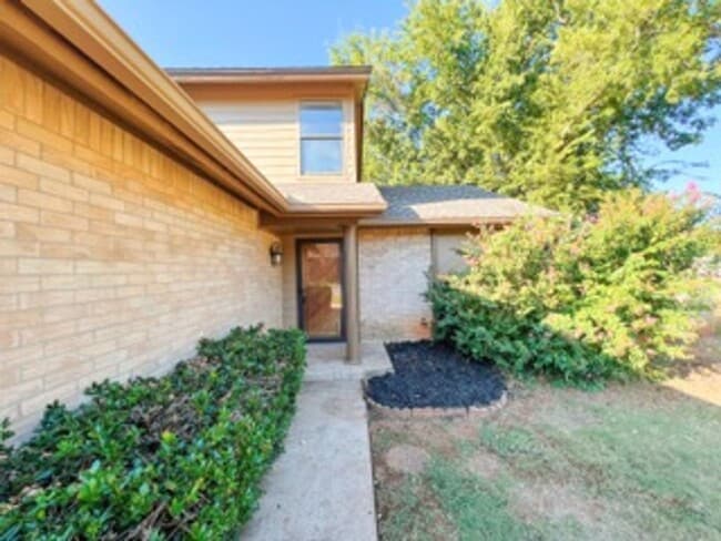 Photo - 213 Woodbridge Cir