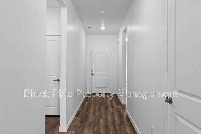 Photo - 15307 Cloud Crst Ave