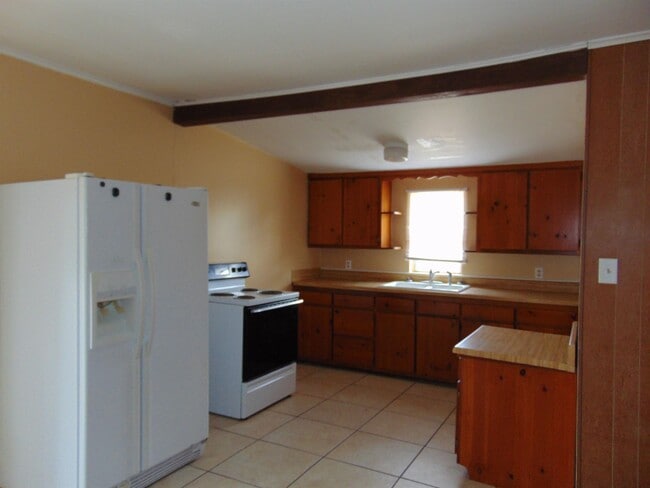 Photo - 118 E Pine Dr