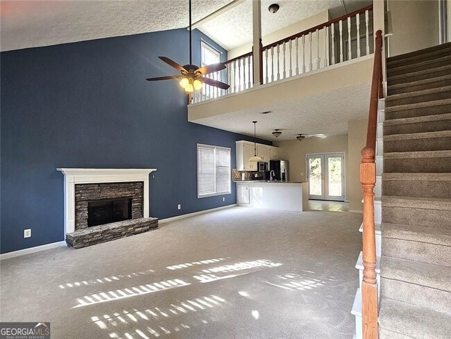 Photo - 303 Apache Dr