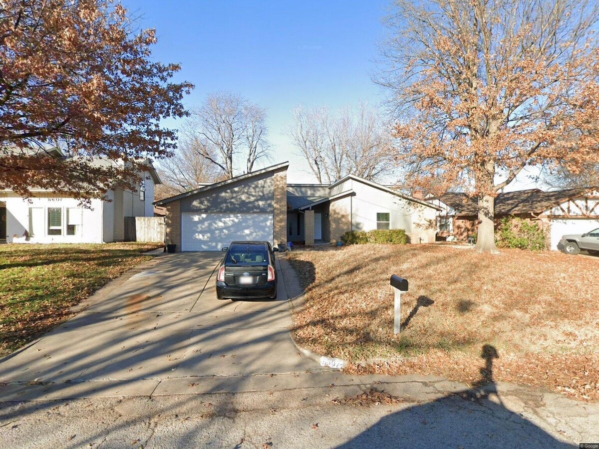 Large 3 Bed | 2 Bath | 81st & Memorial - Large 3 Bed | 2 Bath | 81st & Memorial