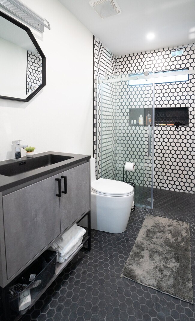 Photo - 1449 Braman Ave