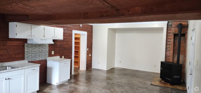 Building Photo - 20 3rd St Rental