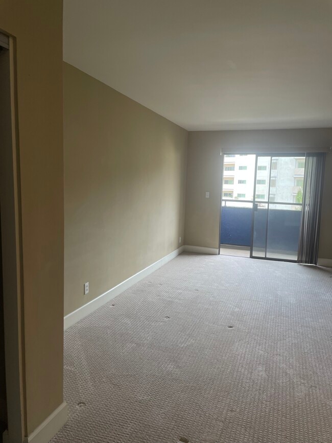 Photo - 10982 Roebling Ave