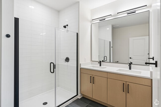 2BR, 2BA - 1,395SF - Primary Bathroom