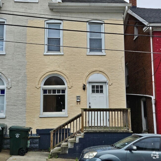 Building Photo - 227-229 East Avenue Unit 227 East Avenue Rental