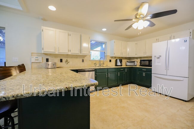 Photo - 505 Beach Dr