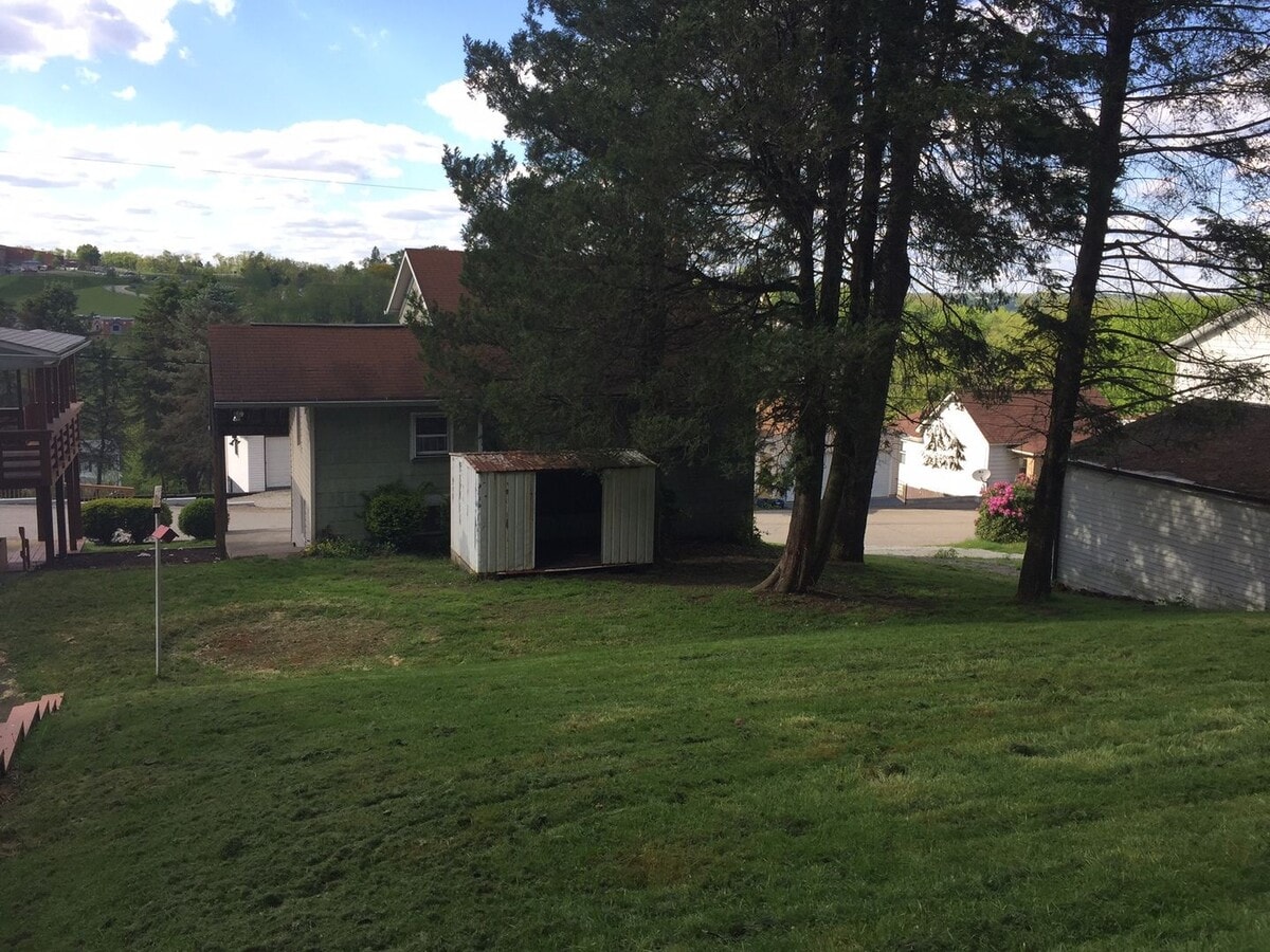 Photo - 3-Bedroom Single-Family Home for Rent in Irwin, PA