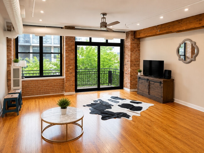 Photo - 520 W Huron St