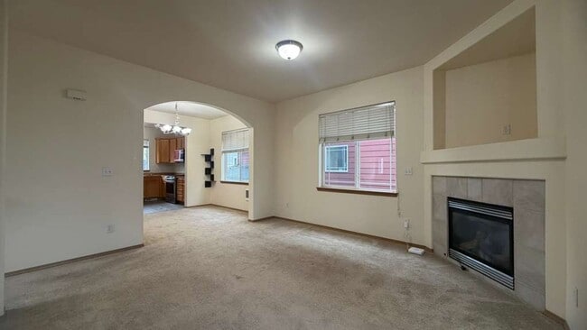 Photo - Spacious 3 Bedroom, 3 Bath End-Unit Condo – Parkview Village, Lynnwood