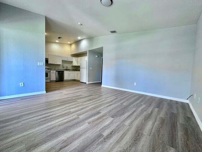 Photo - 228 Homer Ave S