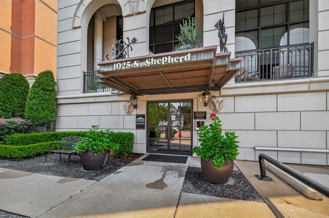 Photo - 1025 S Shepherd Dr